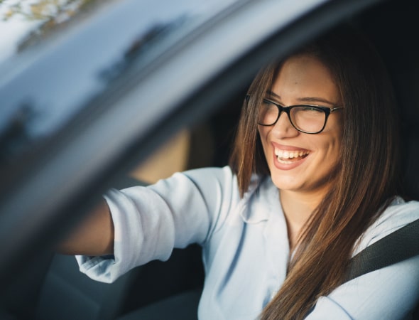 Mujer conduciendo